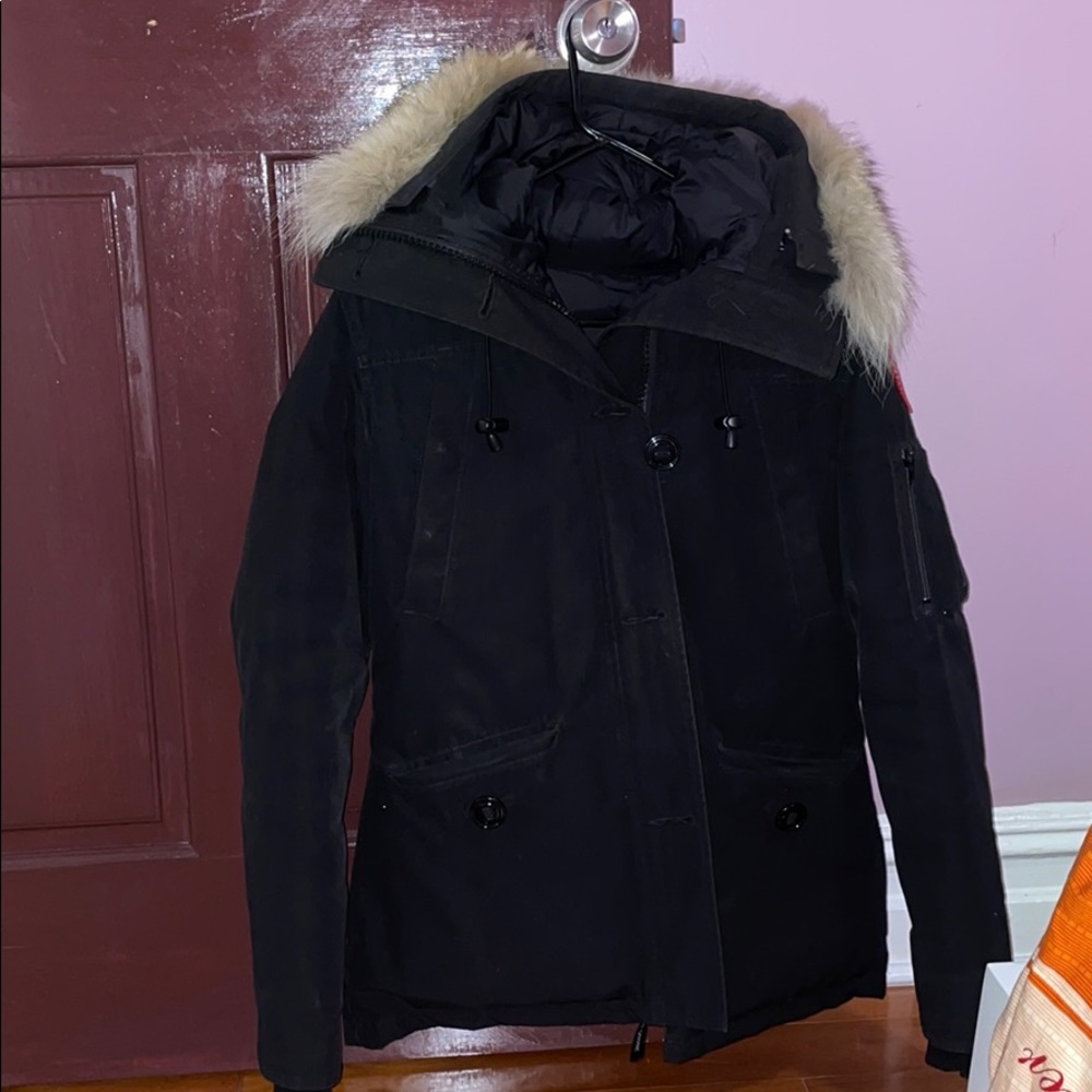 Women Canada goose size small